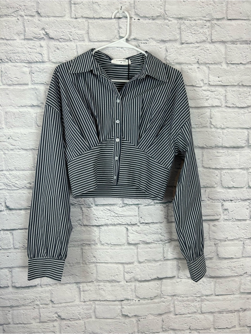 Commense NWT Medium Black White Striped Cropped Button Front Shirt Blouse